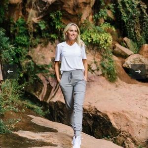 ZYIA:Heathered Gray Ascend Joggers